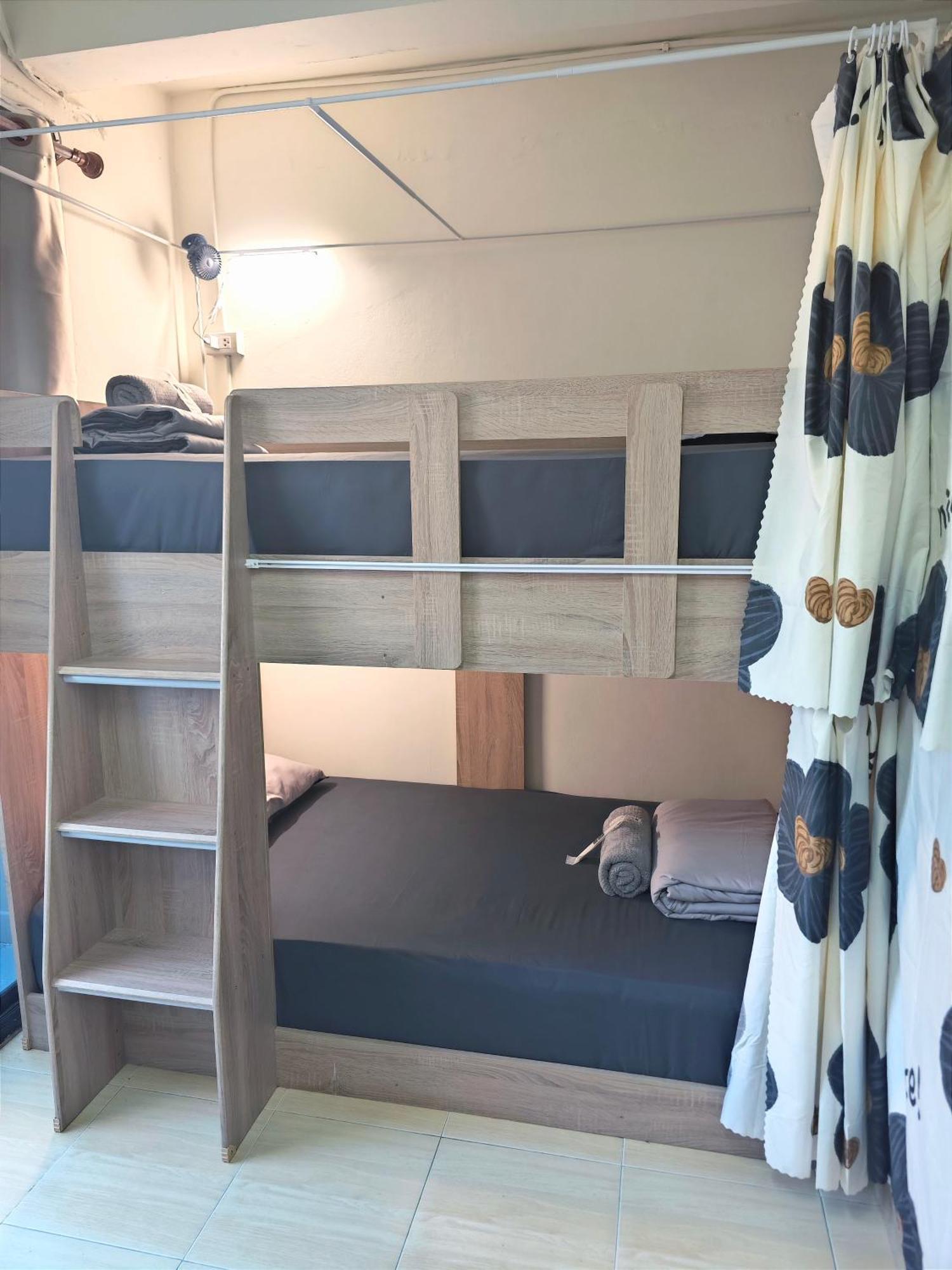 Panda Lodge Home Stay Bangkok Extérieur photo