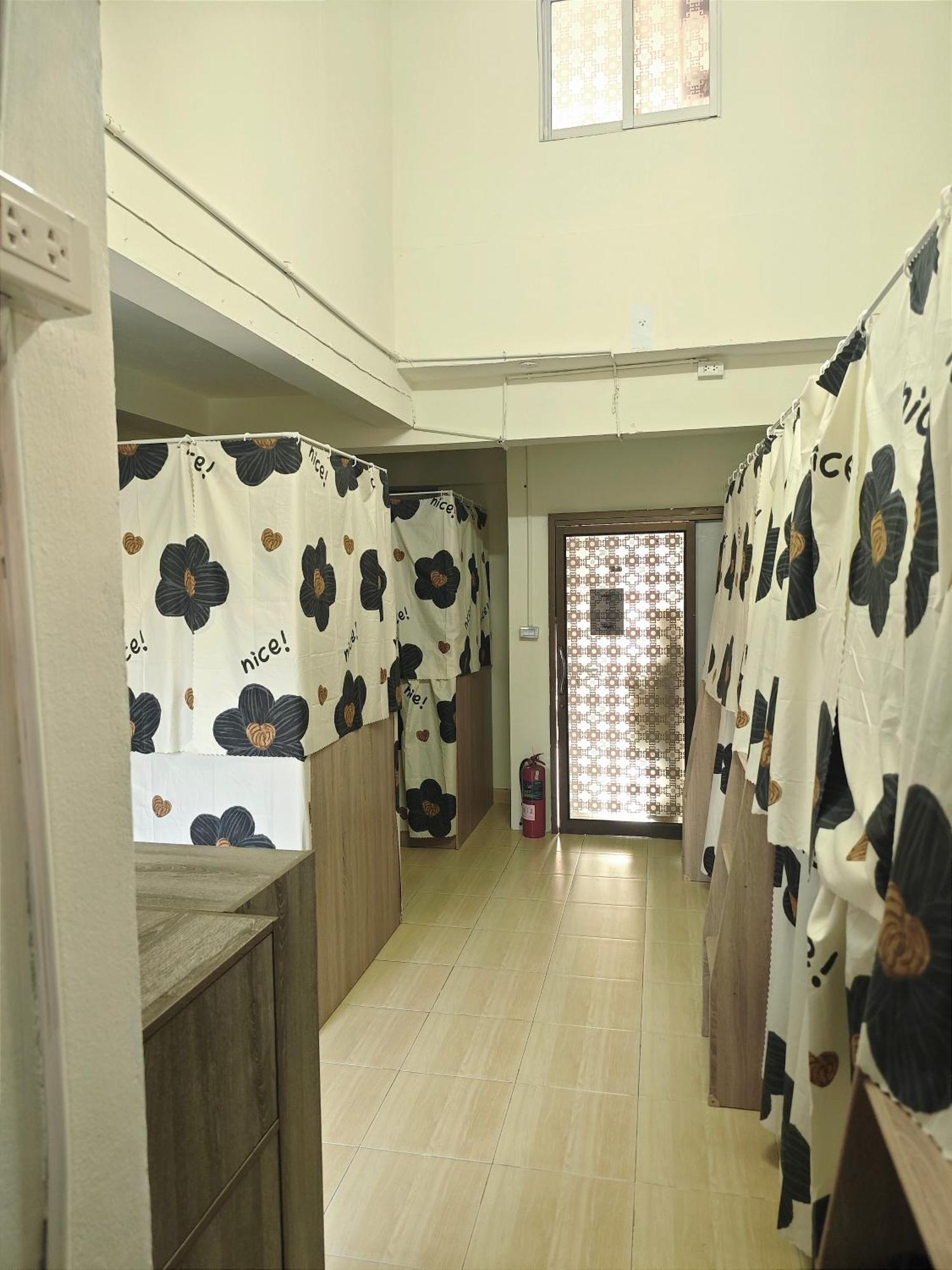Panda Lodge Home Stay Bangkok Extérieur photo